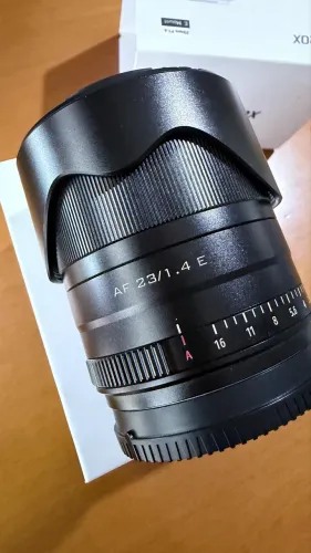Lente Viltrox AF 33mm f/1.4 STM (Montagem Sony E para APS-C)