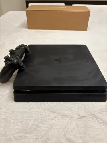 Playstation 4 slim 1tb