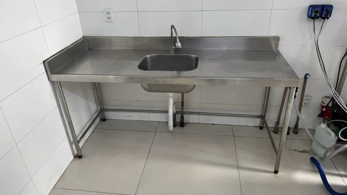 Bancada com Cuba INOX REFRISUL 187x70x90 (Cuba 25px50x40)