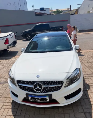 Mercedes-Benz Classe A 250 2.0 TB Sport Aut. 2015