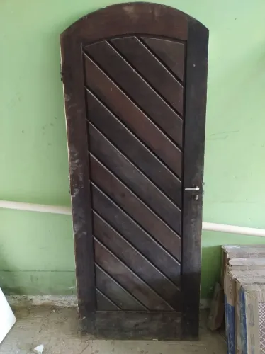 Kit de Portas e janela de madeira