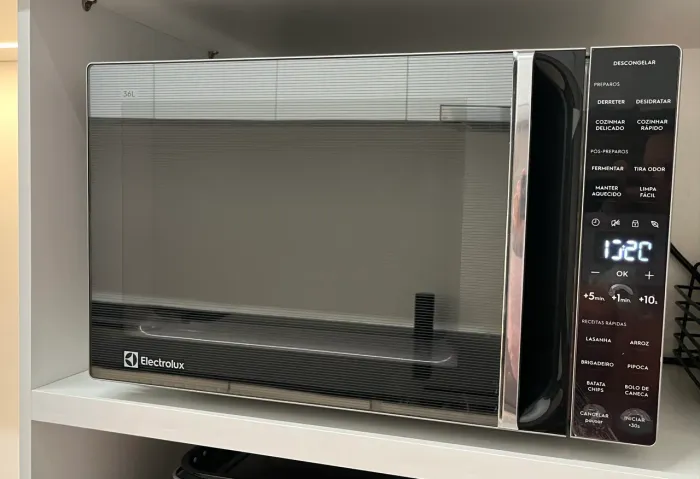 Microondas inox 36L eletrolux 