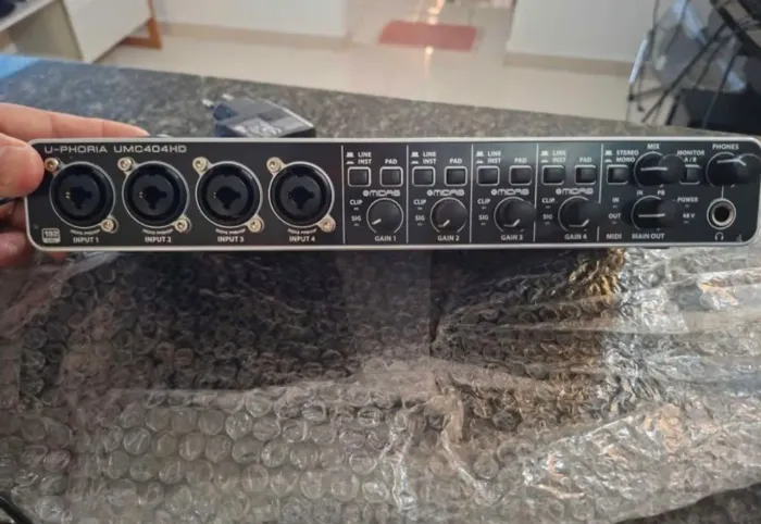 Interface de áudio UMC 404hd