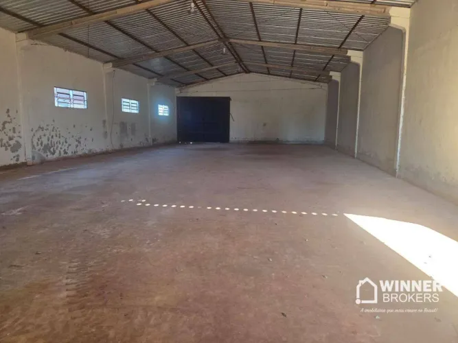 Barracão para alugar, 300 m² por R$ 2.800/mês