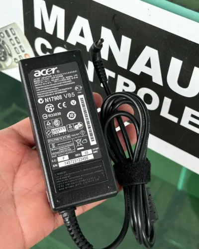 R$100 fonte Acer Aspire ponta fina. No dinheiro ou Pix