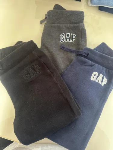 Calça moletom gap 3 anos.