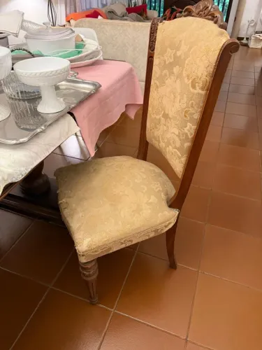 Vendo 8 cadeiras de ipê maciço usadas