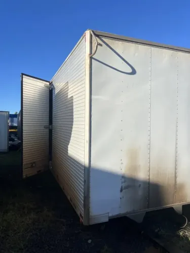furgão modelo 2014 carga seca marca ibiporã