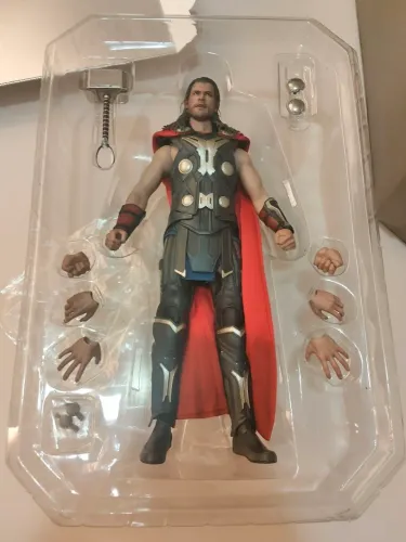 Thor hot toys 1/6 dark world 