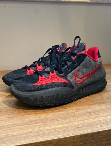 Kyrie 4