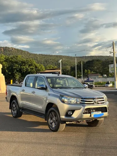 Toyota Hilux CD SRV 4X4 2.8 TDI Diesel Aut. 2017