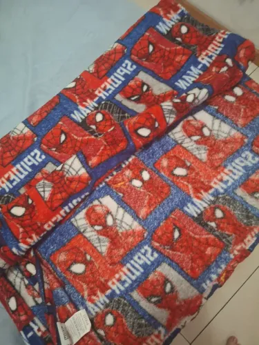 edredon infantil homem aranha com 2 metros de cumprimento e 1.5 de largura usado
