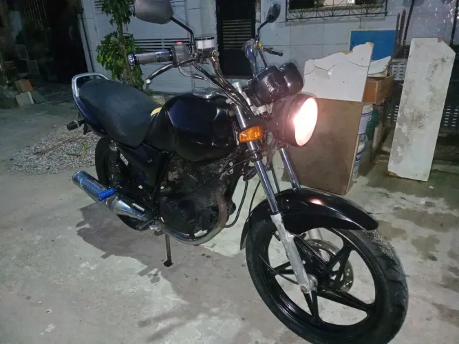 Moto boa preço negociável 