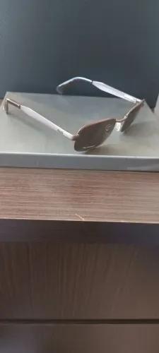 Óculos de sol retrô 