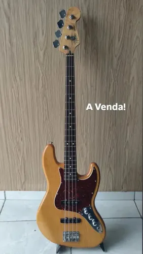 Baixo Fender Edição Limitada 