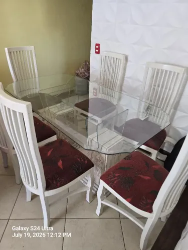 Mesa de Jantar com 6 cadeiras