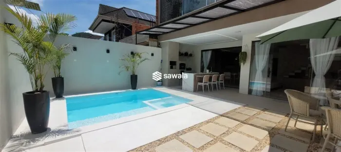 Maravilha casa com 4 suítes, em condomínio com portaria 24 horas.
