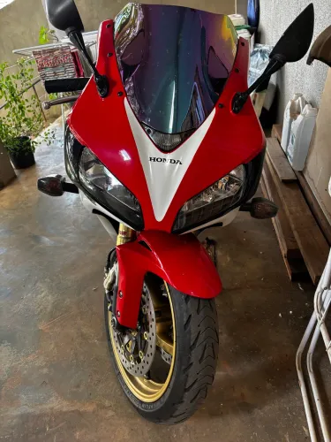 Cbr muito nova
