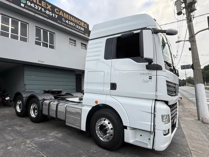 Vw 29530 2025 Meteor 6x4 rodas alumínio 72.000 km super novo