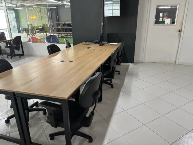 Escritório/coworking mobiliado 600m2 100 posições