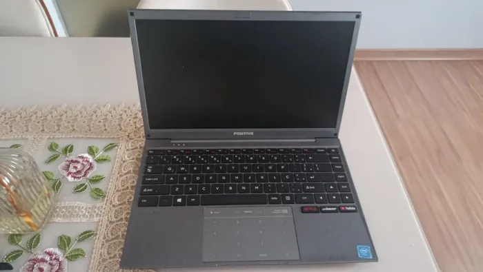 Notebook Positivo nao está ligando não sei o motivo.