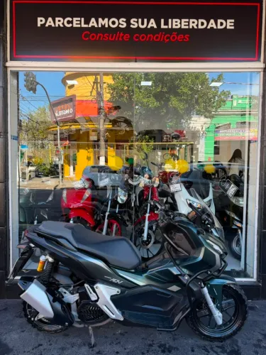 Honda ADV 150 2024 C/ 4.000 KM