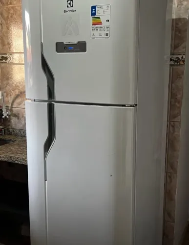 Geladeira Electrolux frost free 370 litros