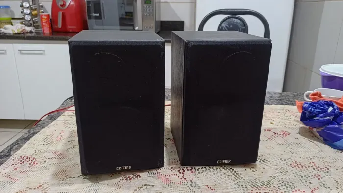 Vendo Monitor Edifier R1100