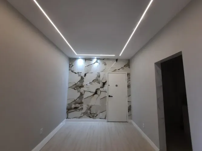 Apto de 2 quartos todo reformado, próximo antigo Cimento Branco.
