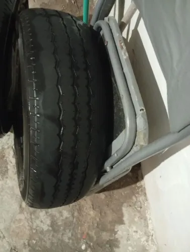Pneu aro 15/205/70 cargo 8 lonas usado mais perfeito estado 