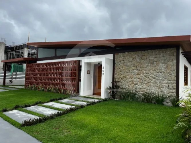 Casa à Venda no Thai Residence - 355m², 4 Quartos, Energia Solar e Terreno com 753m²