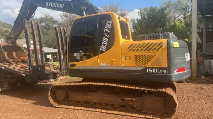 Escavadeira Hidráulica Hyundai 150 Ano 2022 4.000 Horas 
