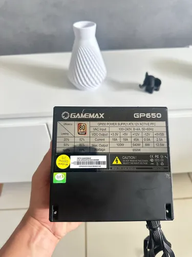 Fonte Gamemax GP 650W 80 Plus Bronze