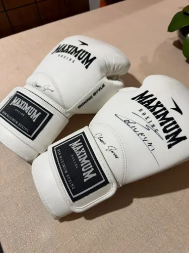 Luva Maximum Assinada (Charles Oliveira)