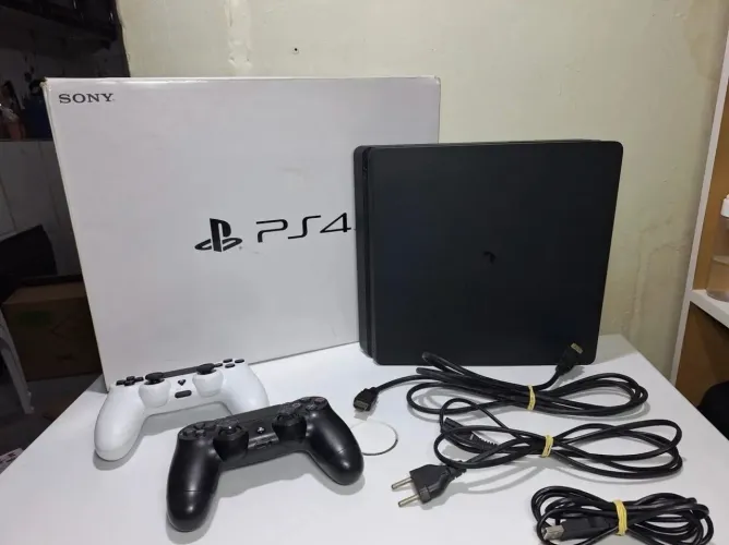 PS4 SLIM 1TB + 2 CONTROLES + CAIXA [COMPLETO]