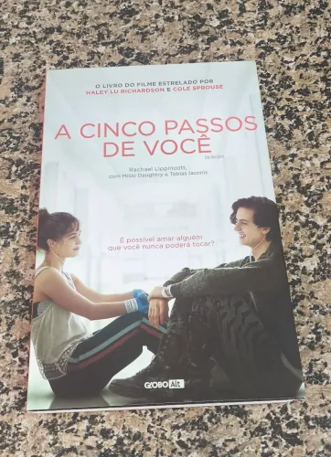 Livro: A cinco passos de você