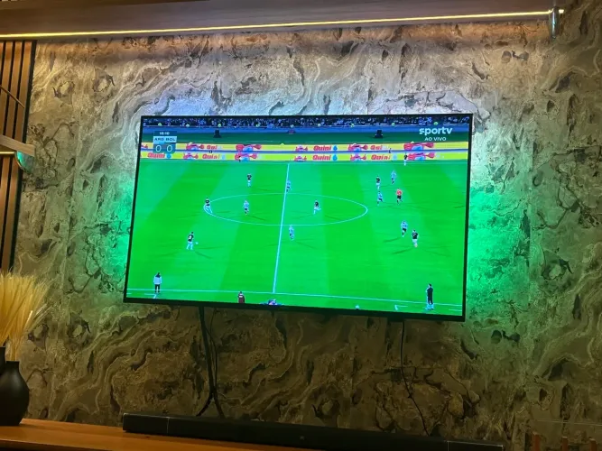 Smart Tv Philips 50'' 4k Ambilight 50pug7908 Preto Bivolt