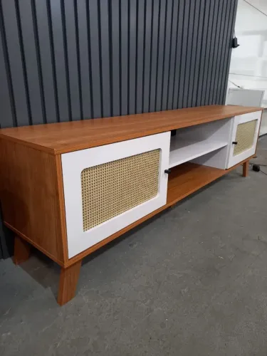 RACK RETRÔ MDF COM 2 PORTAS POR R$ 314,99 À VISTA EM LONDRINA