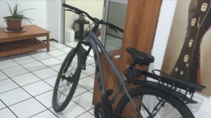 Vendo bicicleta GTI nova com celante ante furo nas rodas celim de gel