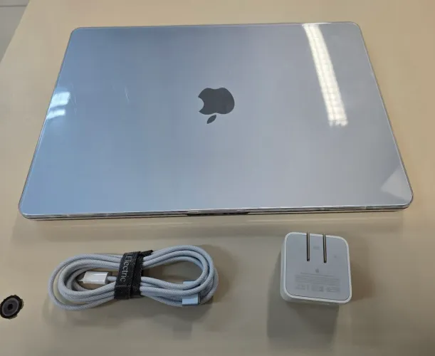 Macbook air m4 16/256 tela de 15p