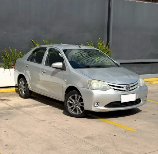 Toyota Etios X Sedan 1.5 Flex 16V 4P Mec. 2015