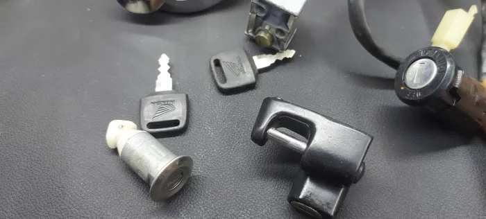 Kit de chave,trava ,tampa de tanque moto honda