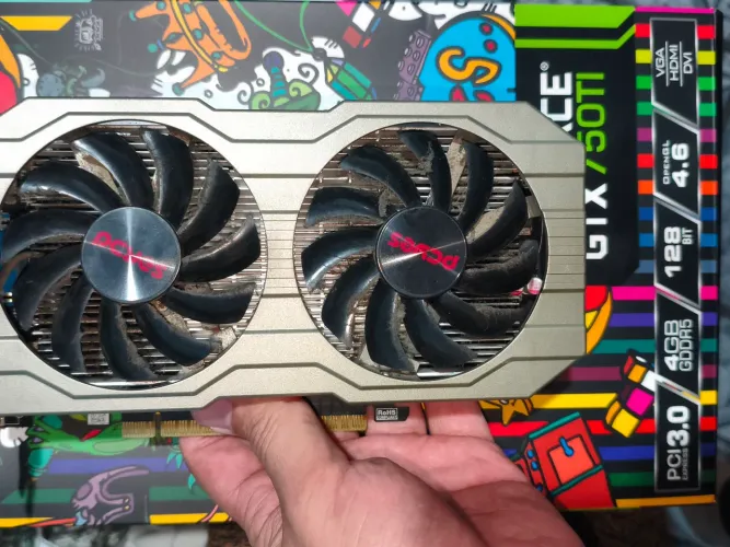 Placa de video GTX 450ti 4gb 128