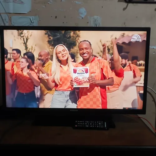 TV Samsung 32" LED HD (UN32H4303AG) + Controle | Faço Envio!
