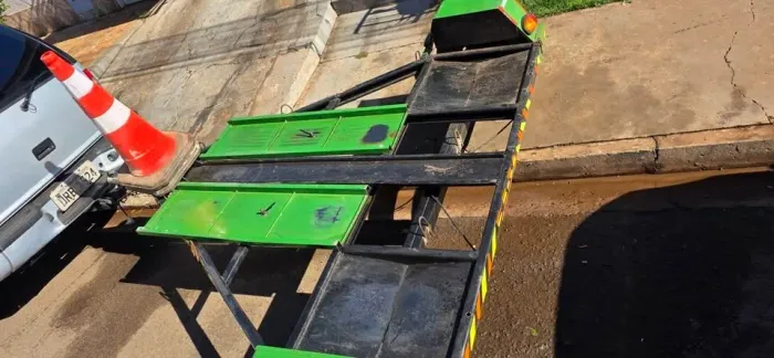 Carretinha asa delta pronta para trabalho. 3499.00 *parcelo em 12 X com taxas da maquinist