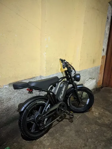 Vendo Bicicleta Elétrica  FLASH R002 