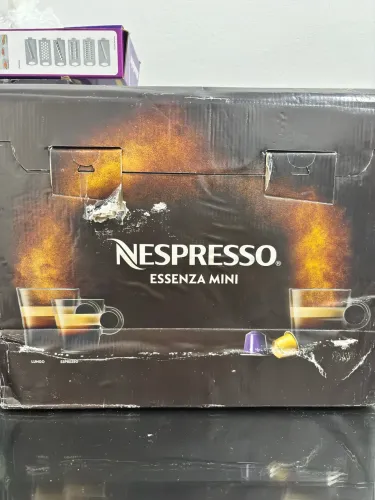 Cafeteira Nespresso Essenza Mini
