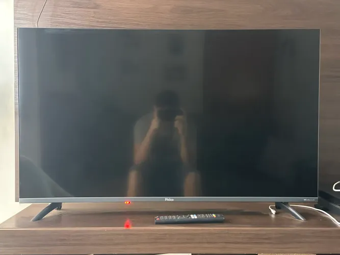 Smart TV Philco 43 polegadas tela infinita