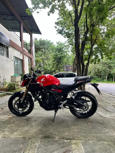 Honda CB500f 2024