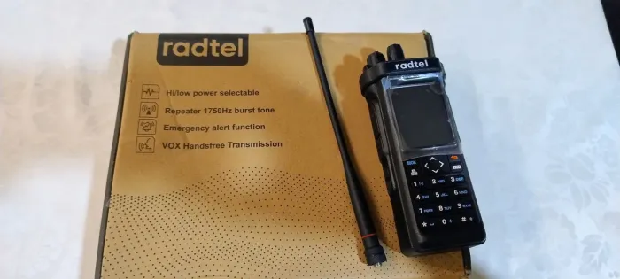 Radio Radtel 950-PRO walkie talkie HT